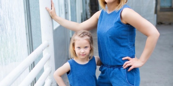Ubrania dla mamy i córki – propozycje prosto od producenta ubrań dziecięcych 